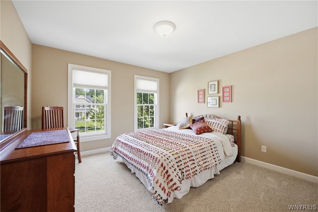 6 Parliament Lane, Lancaster, NY 14086