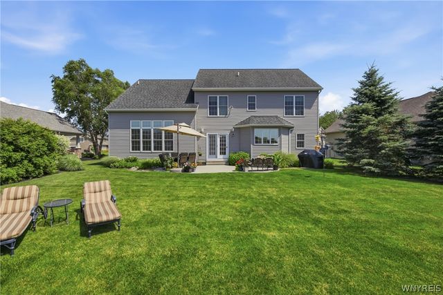 6 Parliament Lane, Lancaster, NY 14086