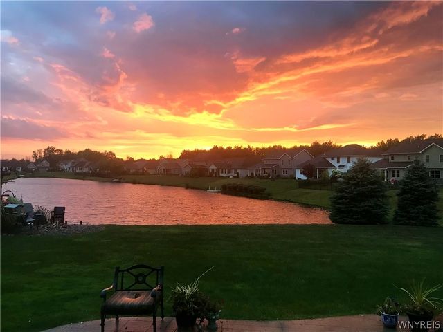 6 Parliament Lane, Lancaster, NY 14086
