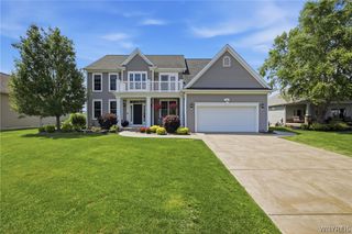 6 Parliament Lane, Lancaster, NY 14086