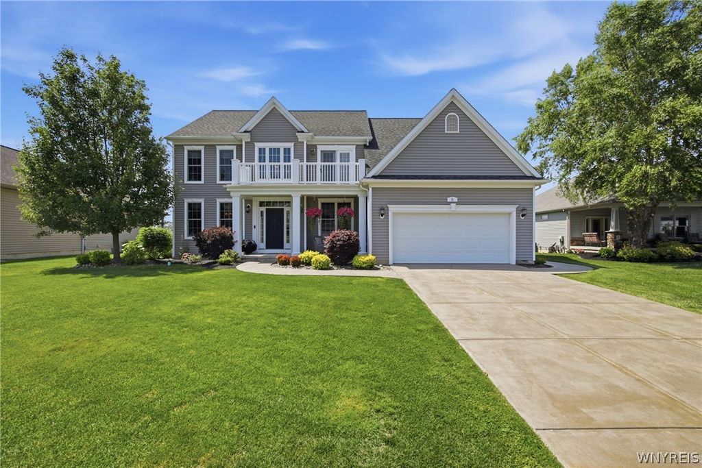 6 Parliament Lane, Lancaster, NY 14086