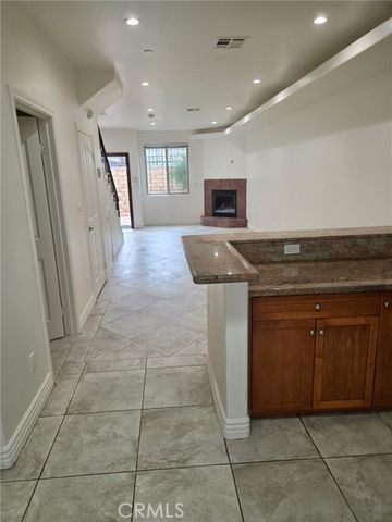 10220 Samoa Avenue 107, Tujunga (los Angeles), CA 91042