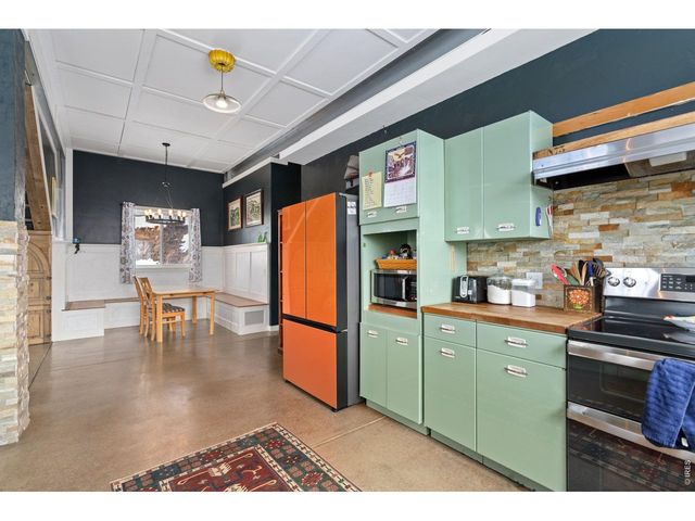 1154 Redstone Dr, Bellvue, CO 80512