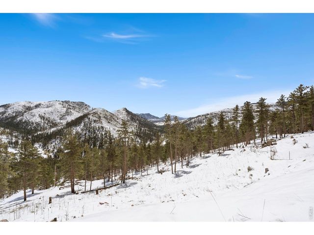 1154 Redstone Dr, Bellvue, CO 80512