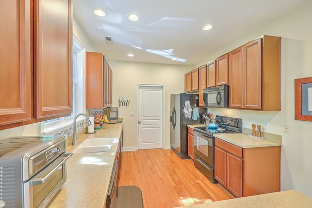 1866 Dogwood Road, Charleston, SC 29414