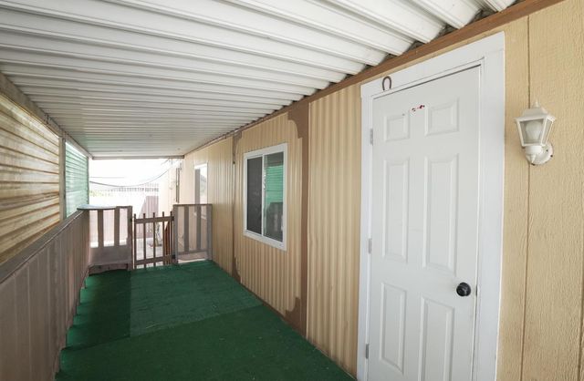 2317 S Chestnut Avenue SPC 8, Fresno, CA 93725