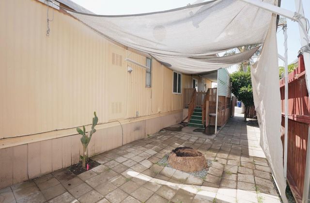 2317 S Chestnut Avenue SPC 8, Fresno, CA 93725