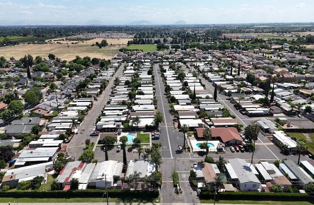 2317 S Chestnut Avenue SPC 8, Fresno, CA 93725