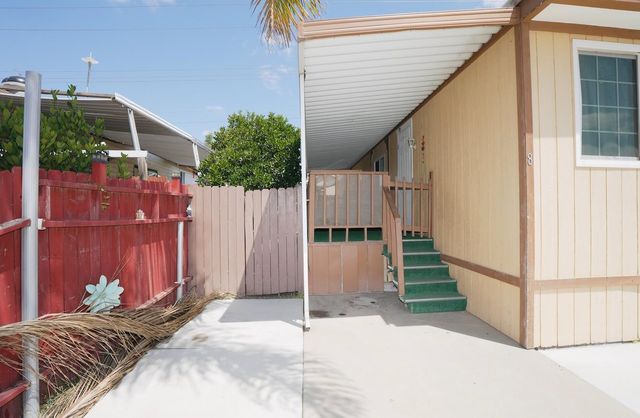 2317 S Chestnut Avenue SPC 8, Fresno, CA 93725