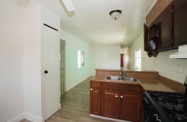 2317 S Chestnut Avenue SPC 8, Fresno, CA 93725