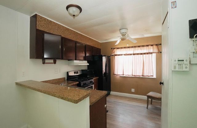 2317 S Chestnut Avenue SPC 8, Fresno, CA 93725