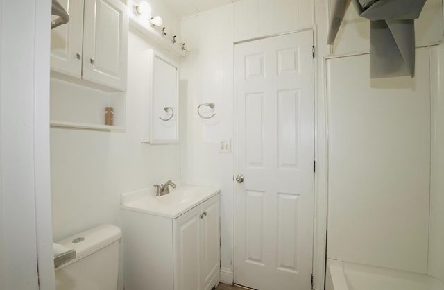 2317 S Chestnut Avenue SPC 8, Fresno, CA 93725