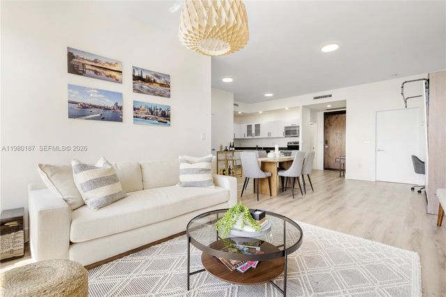 3250 Grand Ave 507, Miami, FL 33133