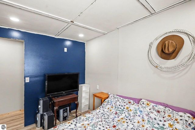 11387 210th Avenue, Leroy, MI 49655