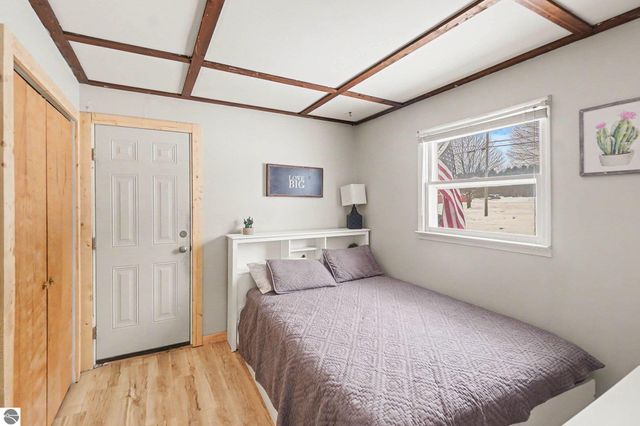 11387 210th Avenue, Leroy, MI 49655