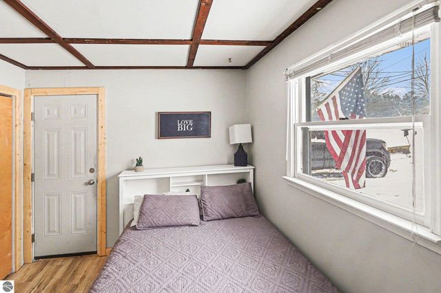 11387 210th Avenue, Leroy, MI 49655