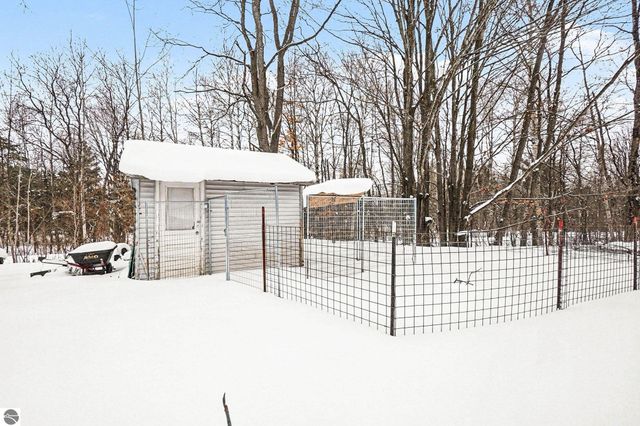 11387 210th Avenue, Leroy, MI 49655