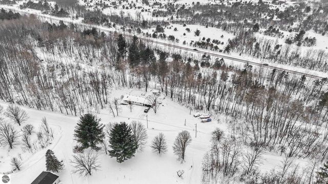 11387 210th Avenue, Leroy, MI 49655