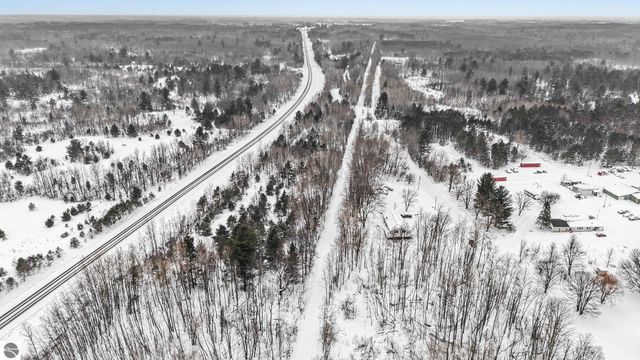 11387 210th Avenue, Leroy, MI 49655