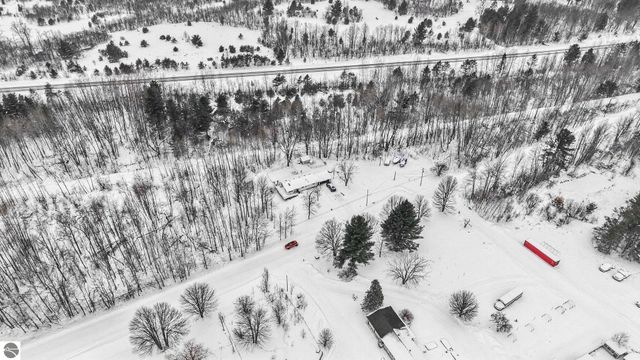 11387 210th Avenue, Leroy, MI 49655