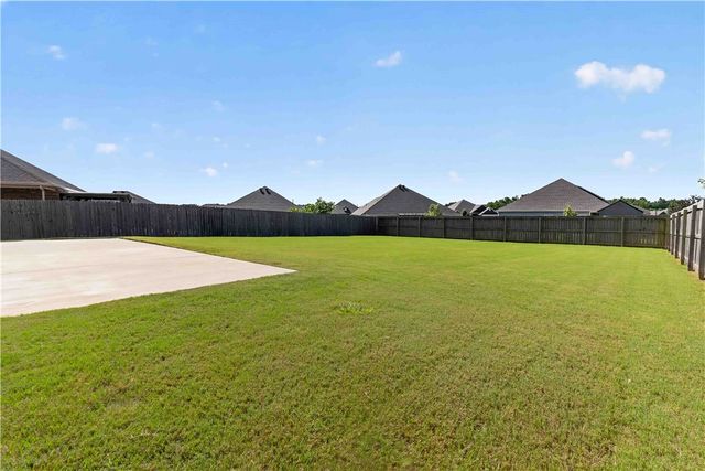 2704 Whispering Woods Court, Lowell, AR 72745