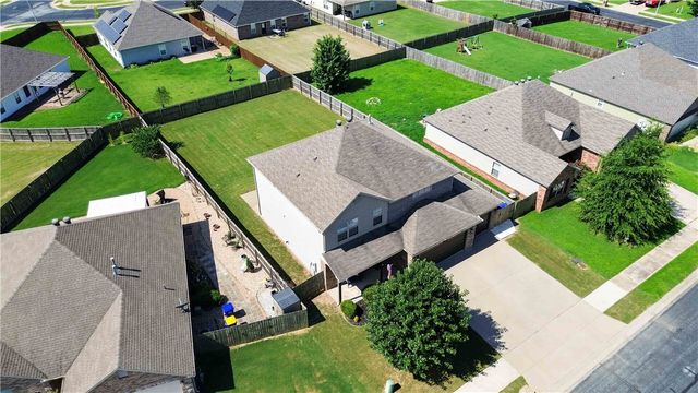 2704 Whispering Woods Court, Lowell, AR 72745
