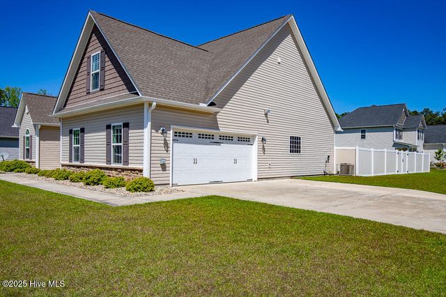 1001 Bluefin Way, New Bern, NC 28562