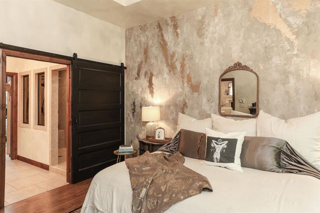 617 N Bracken Ct, Wichita, KS 67206