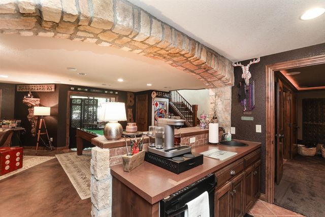 617 N Bracken Ct, Wichita, KS 67206