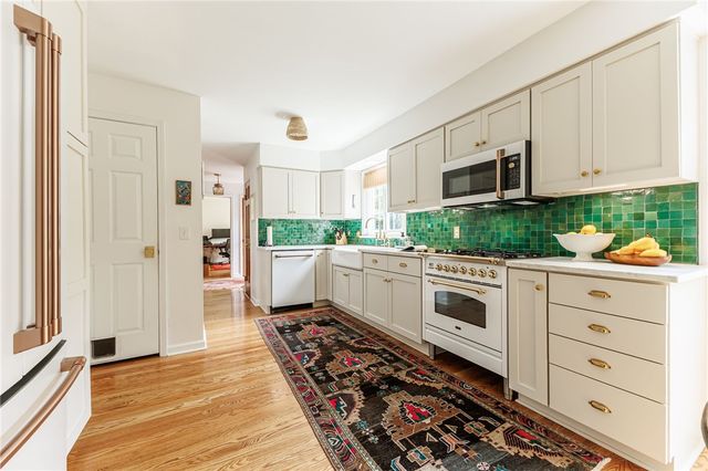 56 Old Forge Lane, Pittsford, NY 14534