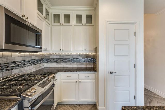 9204 Arman Drive, Yukon, OK 73099