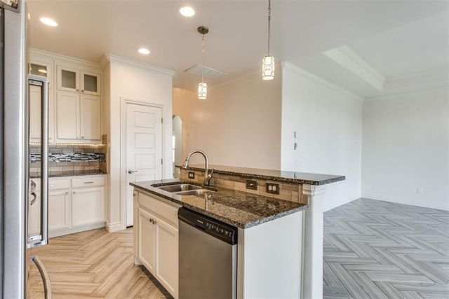 9204 Arman Drive, Yukon, OK 73099
