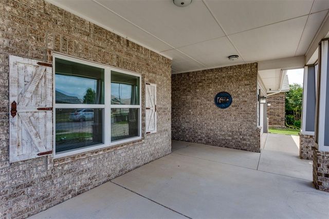 9204 Arman Drive, Yukon, OK 73099