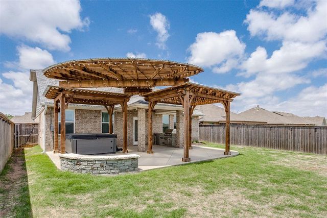 9204 Arman Drive, Yukon, OK 73099