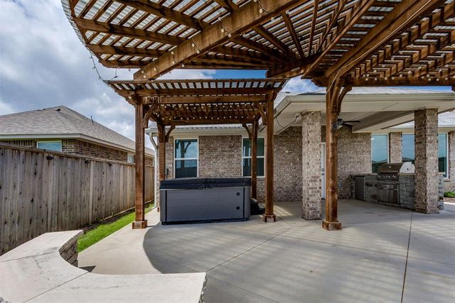 9204 Arman Drive, Yukon, OK 73099