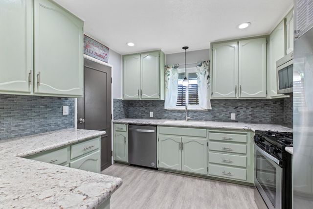 1217 Karen Way, Modesto, CA 95350