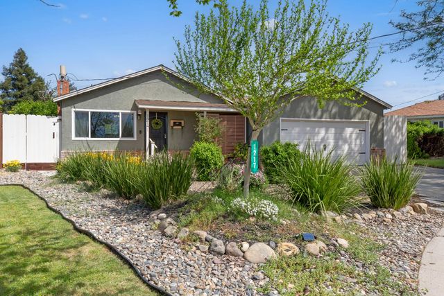 1217 Karen Way, Modesto, CA 95350