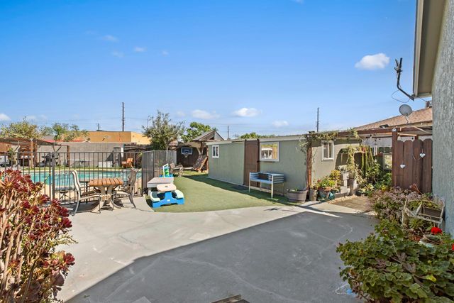 1217 Karen Way, Modesto, CA 95350