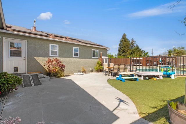 1217 Karen Way, Modesto, CA 95350