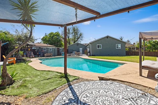 1217 Karen Way, Modesto, CA 95350