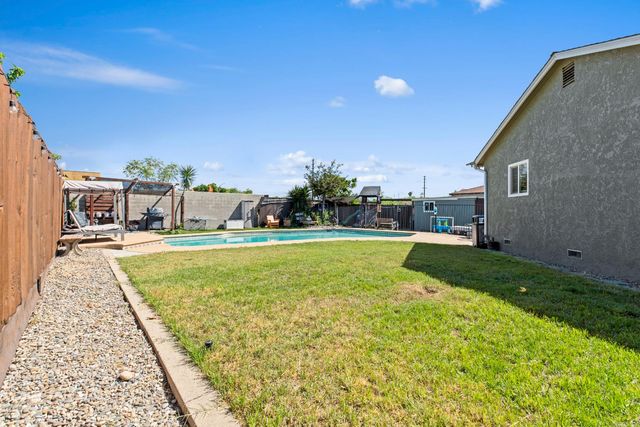 1217 Karen Way, Modesto, CA 95350