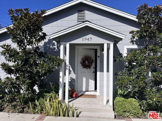 1947 Fullerton Avenue Front, Costa Mesa, CA 92627