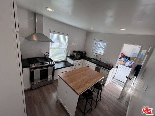 1947 Fullerton Avenue Front, Costa Mesa, CA 92627