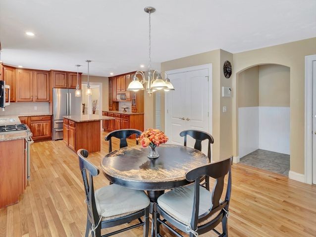 7 Tanglewood Drive, Easton, MA 02356