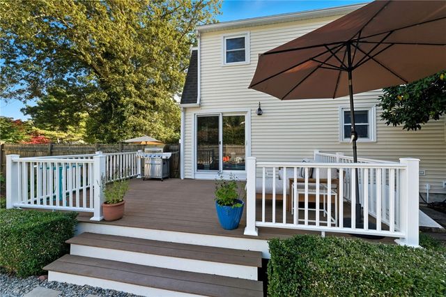 39 Secluded Drive, South Kingstown, RI 02879