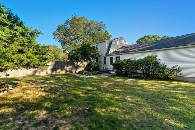 39 Secluded Drive, South Kingstown, RI 02879