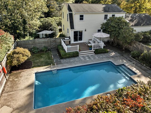 39 Secluded Drive, South Kingstown, RI 02879