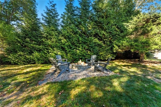 39 Secluded Drive, South Kingstown, RI 02879