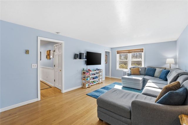 39 Secluded Drive, South Kingstown, RI 02879