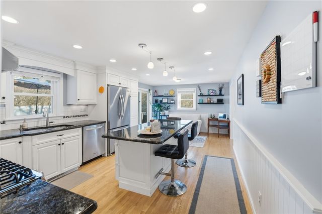 39 Secluded Drive, South Kingstown, RI 02879